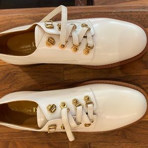 Lace up leather shoes